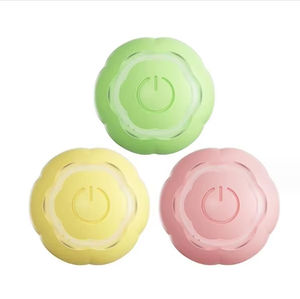 Jouet balle automatique <span class=keywords><strong>pour</strong></span> chat à la mode interactif en plastique et silicone jouets <span class=keywords><strong>pour</strong></span> animaux de compagnie <span class=keywords><strong>pour</strong></span> <span class=keywords><strong>chats</strong></span> et chiens personnalisable marque privée - Product Image 1