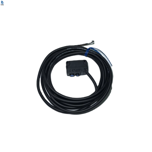 Keyence PZ-G42P Square Reflective Cable Type PNP Photoelectric Sensor, <b>Strong</b> Light Type Photoelectric Sensor - Product Image 1