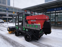 Offre Spéciale : Balayeuse à Neige YUGONG Montée sur Tracteur, Équipement Multifonctionnel pour Usage Domestique, Garantie 1 An