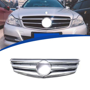 กระจังหน้ารถยนต์เมอร์เซเดส-เบนซ์ C-Class W204 รุ่นปี 2009-2014 วัสดุ ABS แบบเปลี่ยนทดแทน สไตล์ OEM - Product Image 3