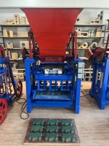 Soporte Técnico a Largo Plazo (4-35 años) para Muros <span class=keywords><strong>de</strong></span> Contención y Protección <span class=keywords><strong>de</strong></span> Taludes para Pequeñas Fábricas <span class=keywords><strong>de</strong></span> <span class=keywords><strong>Ladrillos</strong></span>, Plantas <span class=keywords><strong>de</strong></span> Bloques y Proyectos <span class=keywords><strong>de</strong></span> Puentes - Product Image 2