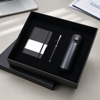 Coffret cadeau d'entreprise avec carnet A6, stylo et tasse isotherme pour les programmes de bienvenue des employés