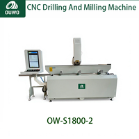 Machine CNC à commande servo OUWO 1800 mm pour fenêtres et portes en PVC avec fonction d'usinage sur table rotative inclinable à 180 degrés