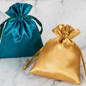Bolsa de seda personalizada para exportación en lotes pequeños, con bolsillo para paquete, para almacenamiento de cabello postizo, sombreros y antifaces - Product Image 6