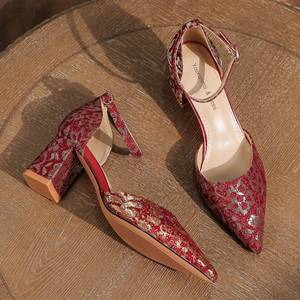Youxianmei Co. Zapatos de Tacón Alto con Punta en Pico y Correa en el Tobillo, Zapatos de Satén para Boda, Tendencia de Moda - Product Image 1