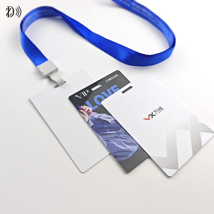 Kartu identitas lencana desain cetak kartu VIP PVC RFID kustom untuk kartu lewat NFC exposisi