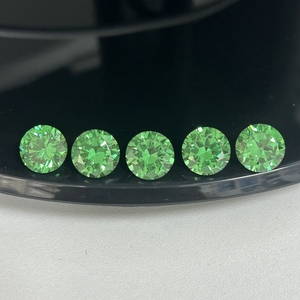 มีสินค้าในสต็อก หินสังเคราะห์ YAG สีเขียวทรงกลมขนาด 10 มม. หินอัญมณี Yttrium Aluminum Garnet ที่เพาะเลี้ยงในห้องปฏิบัติการ ขายส่งจำนวนมากสำหรับอุปกรณ์เครื่องประดับ - Product Image 3