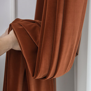 Tissu de rideau occultant moderne personnalisable de haute qualité, 90 % occultant, insonorisant, isolant thermique, 100 % polyester, couleur caramel - Product Image 1