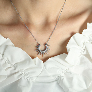 Sunburst <b>Star</b> Collarbone Necklace 18k Gold Plated Zinc Alloy Women's Fashion Jewelry Gift <b>Design</b> - Product Image 4