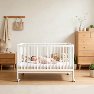 Cuna Moderna de Madera Blanca con Ruedas, Diseño Minimalista para Bebés de 0 a 3 Años, Muebles para Cuarto Infantil - Product Image 1