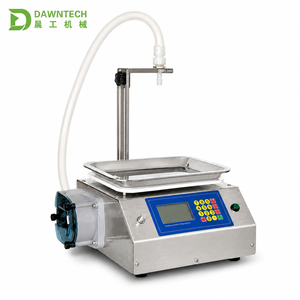 Machine de remplissage semi-automatique à haute vitesse pour liquides, avec pesage quantitatif, pour savon liquide, eau et boissons - Product Image 1