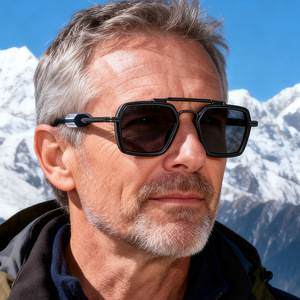 Lunettes de soleil carrées pour hommes KSL-98416, monture noire en plastique et métal, protection UV400, verres de classe 2 pour la conduite en extérieur - Product Image 1