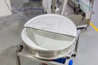 Machine d'emballage automatique de poudre de lait et de fromage de qualité alimentaire avec remplisseur à vis sans fin pour bocaux