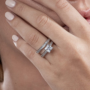 Set di Anelli Geometrici Quadrati con Zirconi per Donne, Eleganti Gioielli per Fidanzamento e Feste - Product Image 2