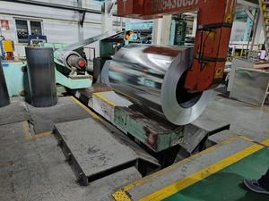 Bobina de Chapa de Acero Galvanizado Recubierto de Zinc S280gd Z S320GD+Z GI DX51D Z40 Z80 Z180 Z100 Gb Bobina de Acero Galvanizado 1.9mm - Product Image 4