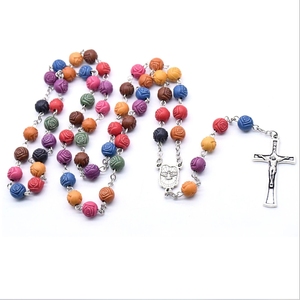 Colliers Chapelet Religieux en Perles Rose <span class=keywords><strong>Famille</strong></span> avec Croix – Cadeaux et Offres Spéciales – Perles <span class=keywords><strong>de</strong></span> Prière - Product Image 3