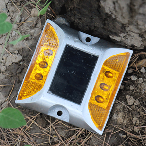 Светодиодные светоотражающие дорожные маркеры, предупреждающие светодиодные солнечные фонари, алюминиевые светоотражатели, солнечные дорожные маркеры «кошачий глаз» - Product Image 1