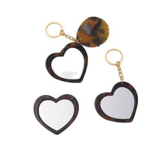 Creativo multifuncional transfronterizo espejo en forma de corazón peine llavero colgante lindos accesorios de maquillaje para el día a día - Product Image 4