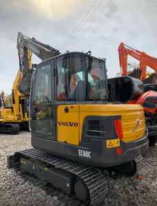 Excavadora Volvo 60 de 6 Toneladas, Usada, con Motor Original Japonés, Equipo Pesado - Product Image 5