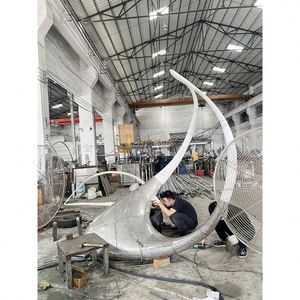 Sculpture 3D personnalisée en acier inoxydable, style antique abstrait, représentant un espace urbain, une villa en bord de mer, une art Paysagère Moderne pour l'extérieur (LL329) - Product Image 4