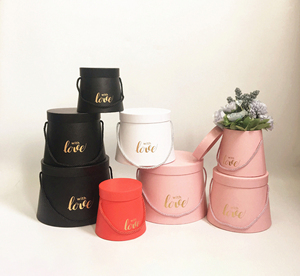 In Stock gold stamping LOVE logo Hot Sale Wholesale Valentine's Day Gift Mom Round Flower Boxes For Boxes