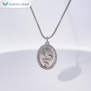 Collar con Colgante de Plata 925 con Diseño de Serpiente y Halo de Tianyu Gems, con Piedra Preciosa Verde y Disco Tallado de Serpiente, Joyería de Moda - Product Image 1