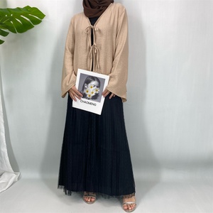 Blouse pour femmes musulmanes, couleur unie, col en V modeste, manches cloche, légère, ample, décontractée, respirante, en polyester, pour l'été - Product Image 2