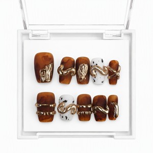 Faux ongles à presser en marbre marron avec accent doré, ensemble d'ongles carrés pour salon et soirées - Product Image 1