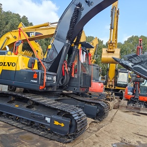 รถขุดตีนตะขาบ Volvo EC210BLc มือสอง สภาพดีเยี่ยม ทนทาน เหมาะสำหรับงานก่อสร้างถนน - Product Image 1