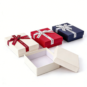 Boîte à bijoux en carton rigide avec couvercle et base imprimés sur mesure, emballages cadeaux en papier - Product Image 1