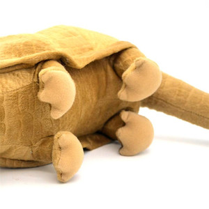 Peluche de armadillo realista con textura marrón, animal de peluche para la educación sobre la vida silvestre - Product Image 5