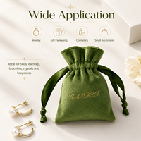 Pochette en velours vert sauge avec cordon de serrage, ruban personnalisé avec inscription dorée, bracelet en perles, boucles d'oreilles, anti-rayures, OEM, biodégradable