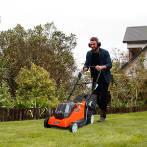 WOSAI Tosaerba Semovente Senza Fili 2*20V con Motore Brushless, Faro LED e Caricabatterie Rapido a Doppia Porta Incluso - Product Image 6