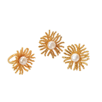 Ensemble de bijoux en laiton à la mode de haute qualité plaqué or fleur de corail perle naturelle boucles d'oreilles anneau costume bijoux de niche