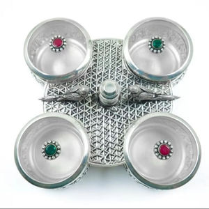 Ensemble de récipients de rangement en argent de qualité supérieure avec plateau décoratif, argenterie indienne traditionnelle pour Pooja, service de fruits secs et cadeaux - Product Image 1