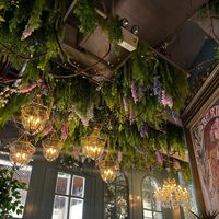 Maßgefertigte Künstliche Blumen Deckenpflanzen-Dekoration Restaurant-Deckenbehandlung Simulierte Decken-Simulation Grünpflanzen