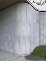 Dalles de granit blanc pulvérisé pour revêtement mural extérieur et bancs de table à manger de luxe sur mesure pour patio de villa