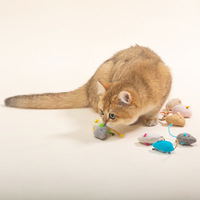 Souris en peluche à la catnip pour chat, jouet mignon et classique, écologique, pour le nettoyage des dents, l'exercice et la lutte contre l'ennui, coloré et interactif avec plumes