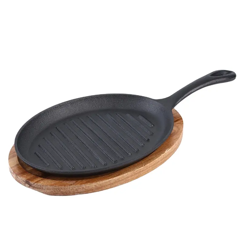 Wholesales quadrado oval rodada pré-temperado ferro fundido grill steak pan com alça dobrável bandeja garfo de madeira para cozinha restaurante