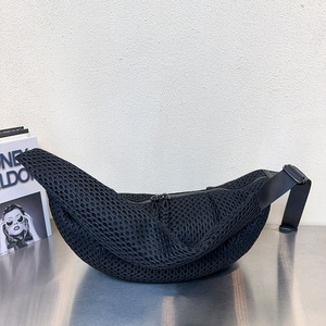 Nouveau sac bandoulière en maille pour femme, léger, avec fermeture éclair, sangle unique, style quotidien pour les trajets, en tissu noir, collection Printemps 2025 - Product Image 2