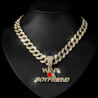 Chaîne cubaine en diamant carré glacé avec alliage et pendentif petite amie en strass bling complet Collier ras du cou