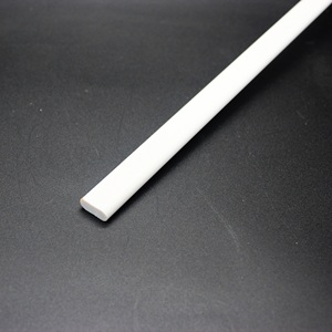<span class=keywords><strong>Barre</strong></span> de lest inférieure en plastique blanc <span class=keywords><strong>pour</strong></span> rideaux, vente en gros d'usine, taille personnalisée <span class=keywords><strong>pour</strong></span> stores romains et pièces de stores enrouleurs - Product Image 1