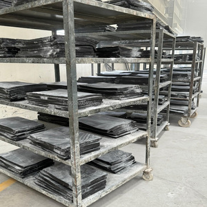 Granulés de caoutchouc recyclés SBR butyle noir personnalisés très populaires composés moulés EPDM solides approvisionnement en vrac carré de haute résistance - Product Image 3