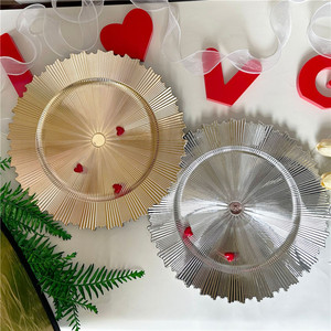 Modernos Platos de Presentación Reutilizables de 13 Pulgadas, Dorados y Plateados, de Plástico con Borde Irregular, para Decoración de Hogar, Bodas, Fiestas y Restaurantes - Product Image 3