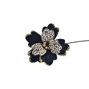 Fleur noire à longue tige et motif léopard - Product Image 1