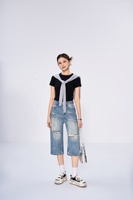 YUANBOFEI Jeans courts droits pour femmes Denim pantalon skinny avec planche à laver détruire les trous irréguliers de lavage à l'avant et à l'arrière Style Y2K