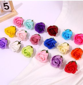Caja de Regalo con Ramo de Rosas de Jabón Hechas a Mano para Día de la Madre, San Valentín, Navidad, Graduación, Halloween y Regreso a Clases - Product Image 2