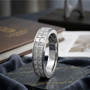 Auténtica Banda de Diamantes con Corte Princesa en Oro Blanco de 18K para Regalo del Día de la Madre con Sello de Garantía y Certificado, Grabado Láser Personalizado - Product Image 4
