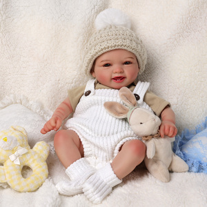 Muñeca Reborn Babeside <span class=keywords><strong>Mia</strong></span> de 17 Pulgadas, Ojos Marrones Abiertos, Sombrero Adorable y Esponjoso, Sonriente, Muñeca de Moda, Juguete de Bricolaje, Mini Juguete de Peluche - Product Image 3