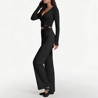 Set Yoga Wanita Lengan Panjang Model Wrap Top Elastisitas Tinggi Celana Legging Pinggang Tinggi Kaki Lebar Sensasi Nude untuk Olahraga Fitness